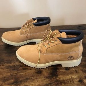 Unisex timberlands chukka boots.